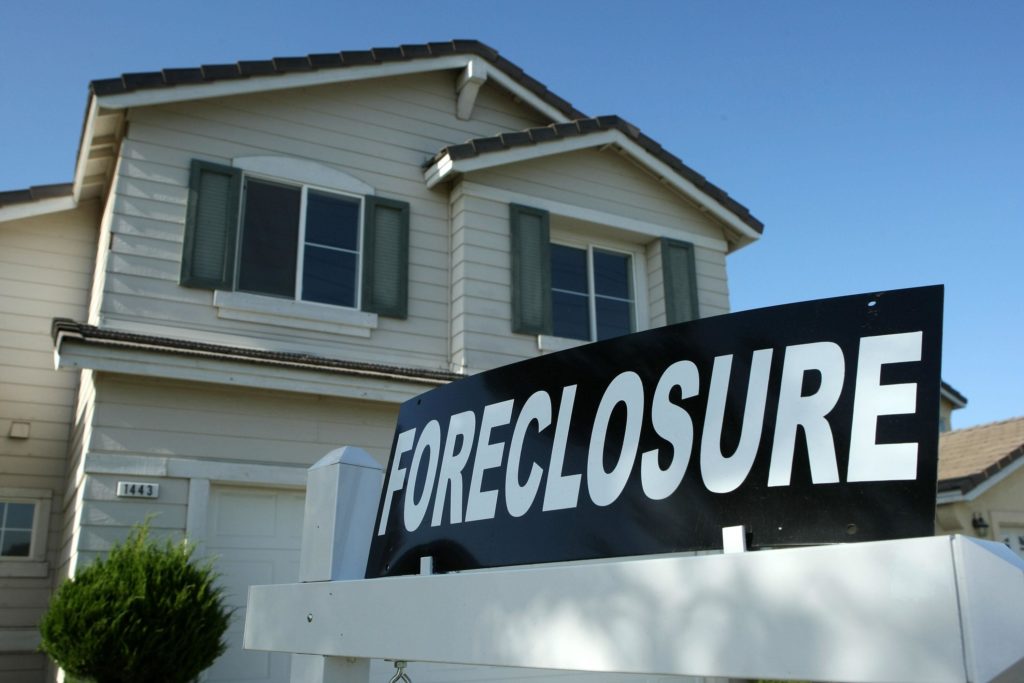 Foreclosure Facing You? Here's Tips on How to Survive